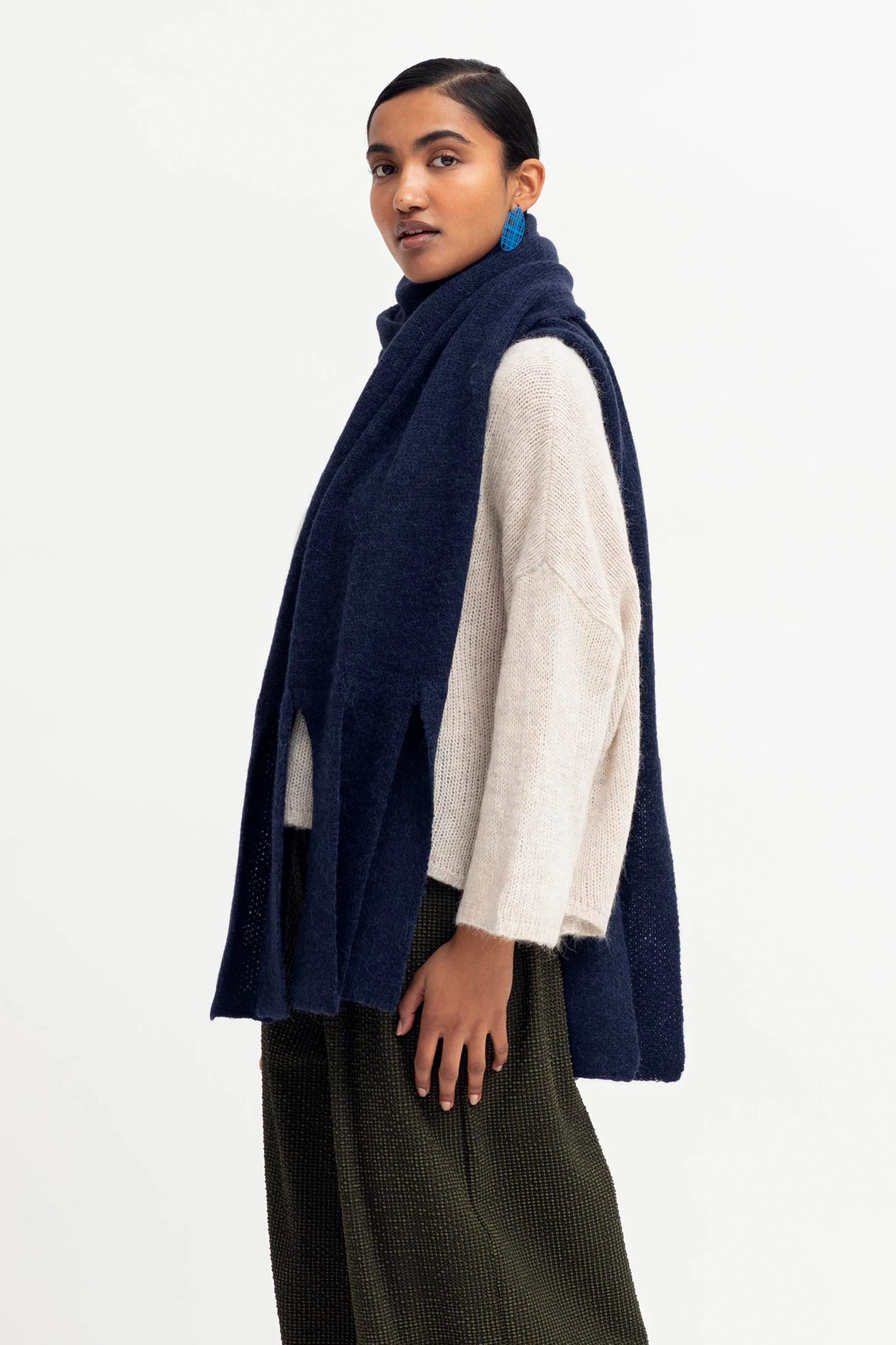 Agna Fringe Scarf - Image 6