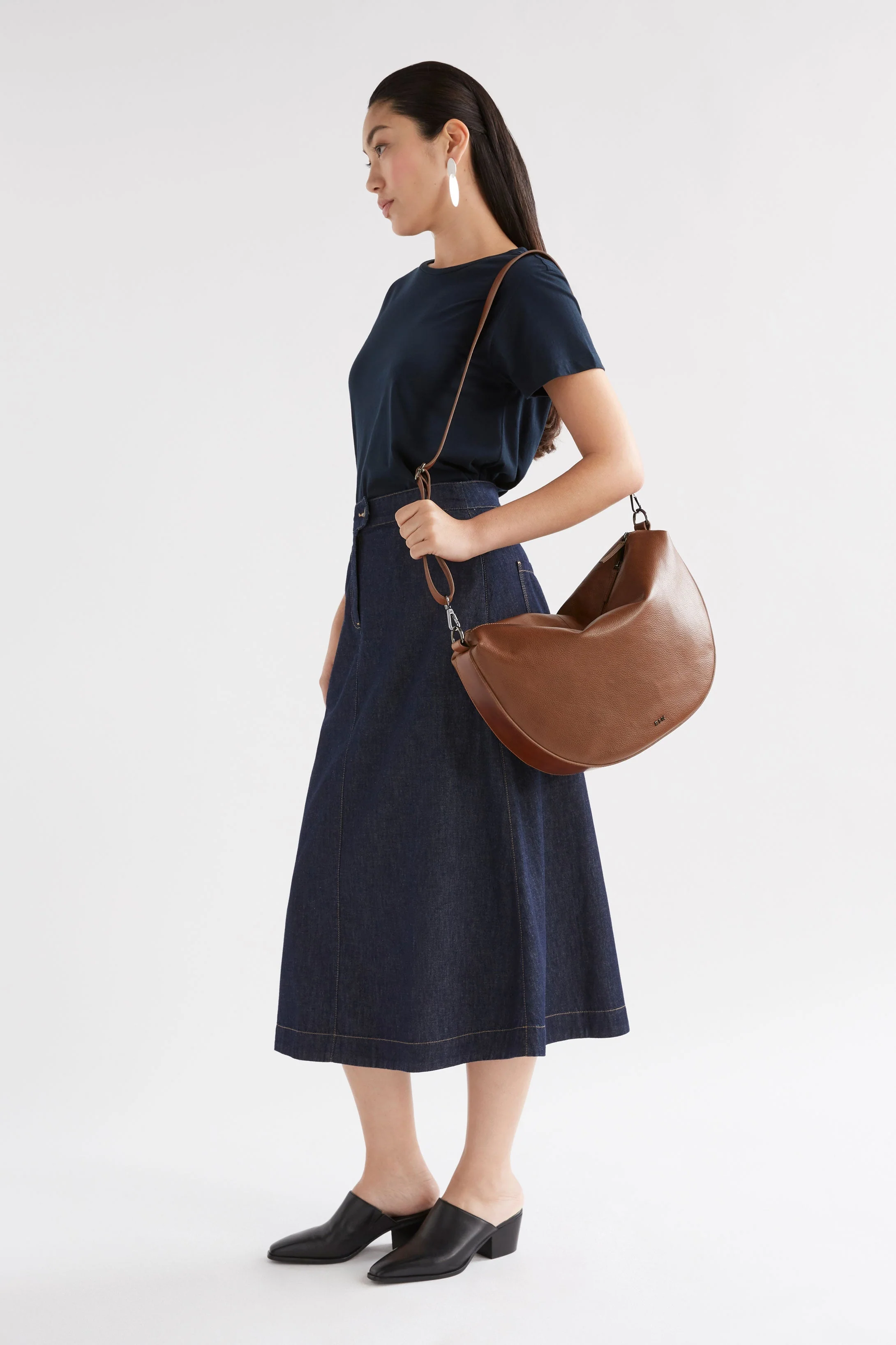 Ilin Crossbody Bag - Image 12