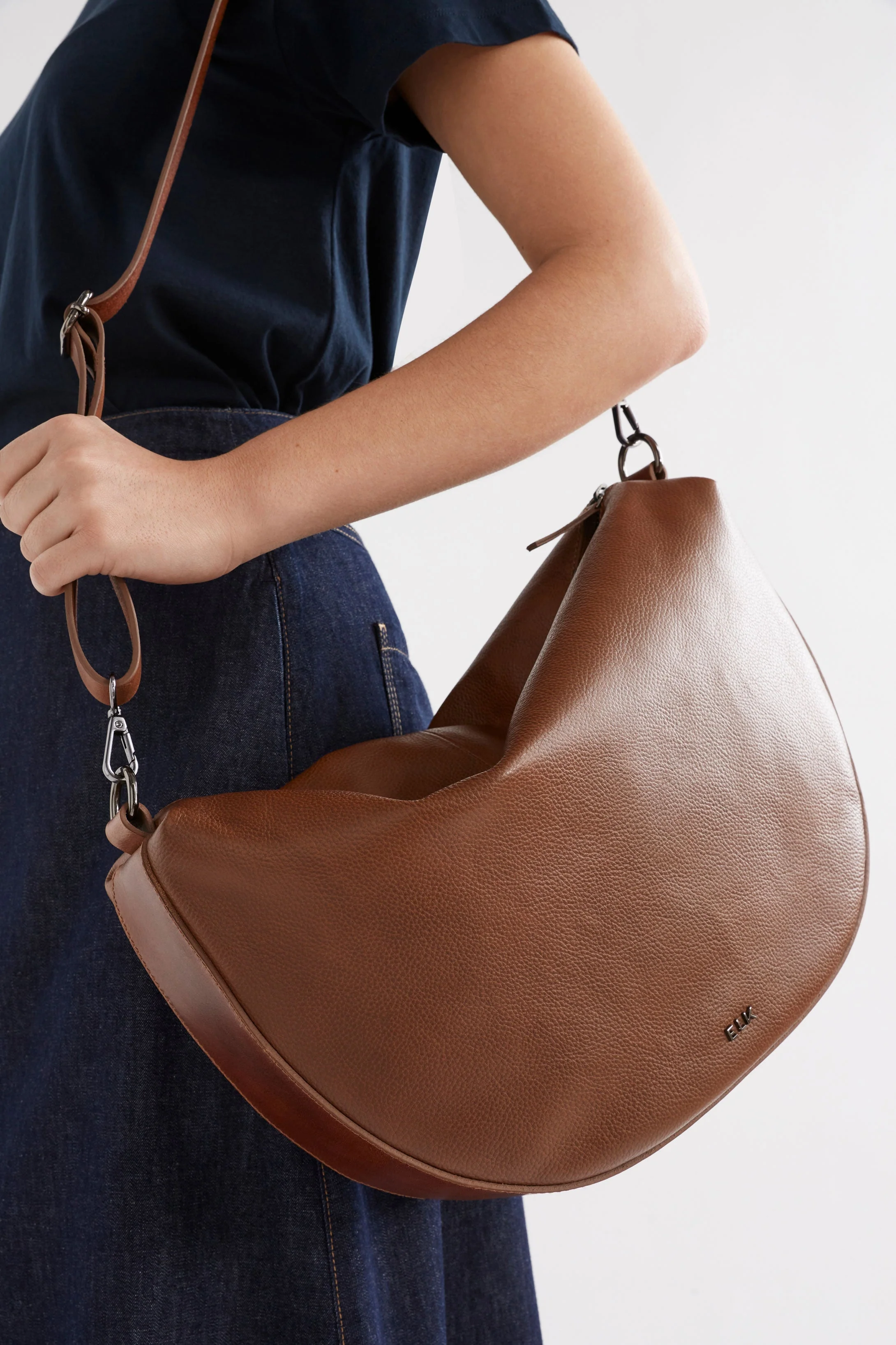 Ilin Crossbody Bag - Image 4